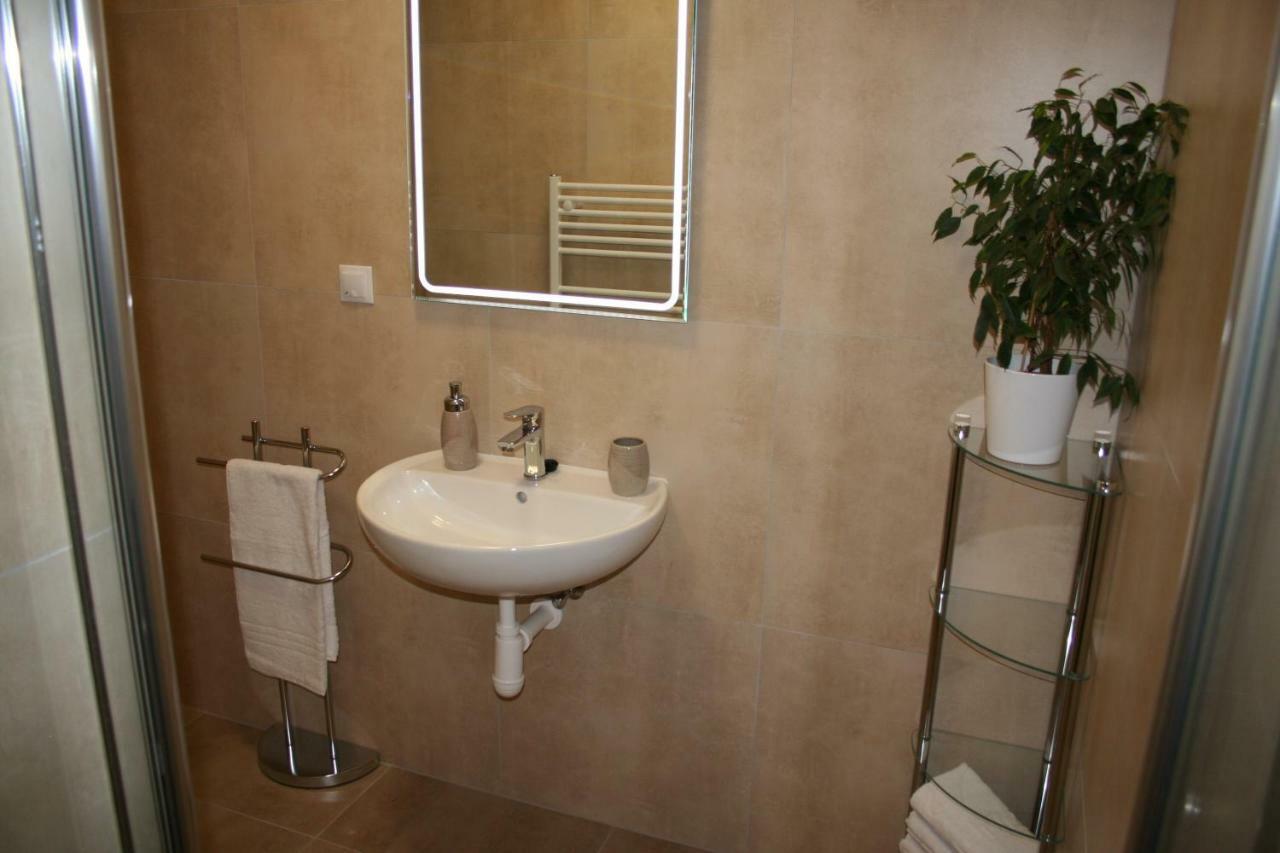 דמנובסקה דולינה Apartman Jasna Lucky מראה חיצוני תמונה